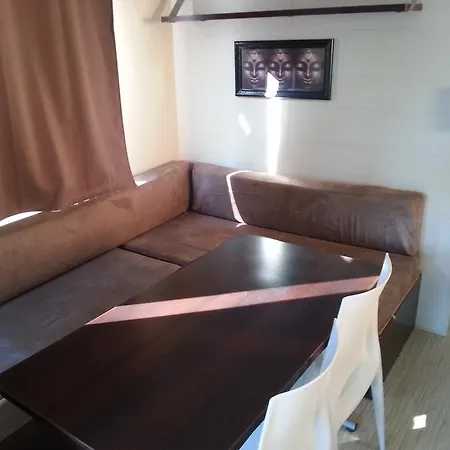 Camping Paradis Bellerive Montfrin Room photo
