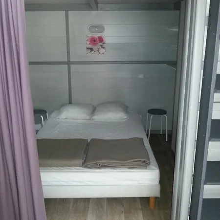 Camping Paradis Bellerive Montfrin Room photo