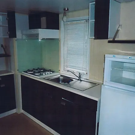 Camping Paradis Bellerive Montfrin Room photo