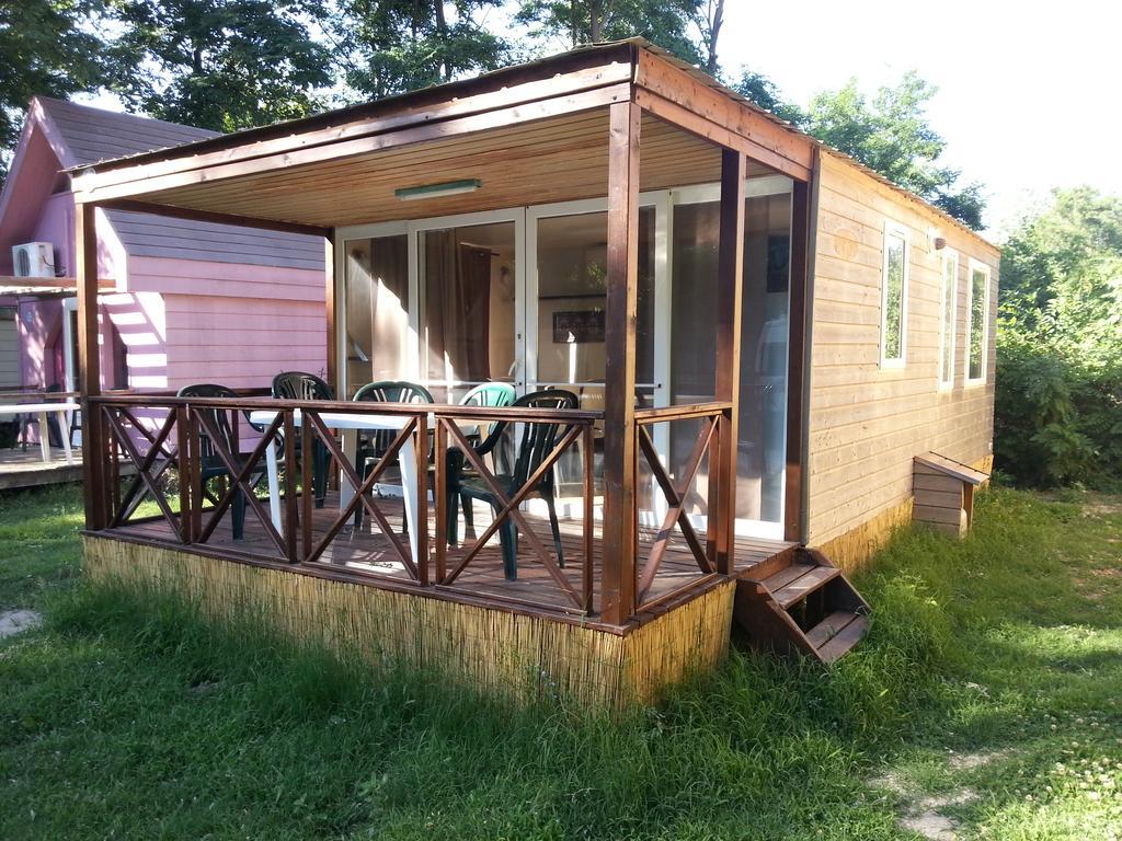 Camping Paradis Bellerive Montfrin